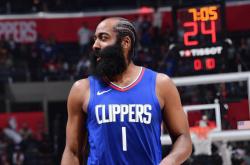 -关于快船客场取胜，稳固季后赛席位的信息