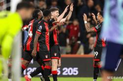 开云APP-利兹联半场遥遥领先，轻松击败伯恩茅斯