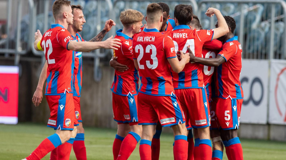 关于日本队碾压丹麦队，黄鸭组合状态火热的信息